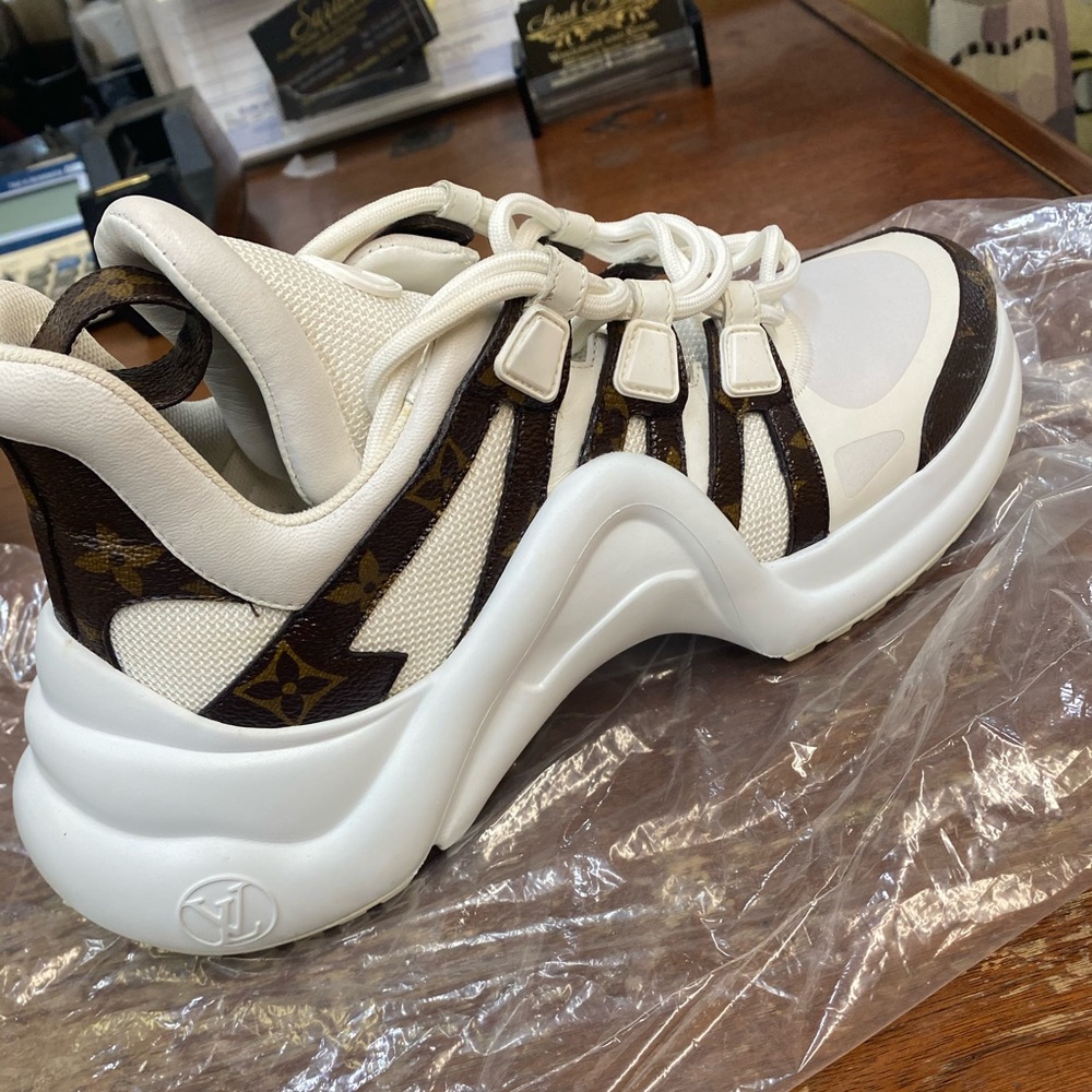 Louis Vuitton, Archlight